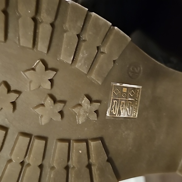 Nwot HAVE POCKETS combat style boots - Picture 7 of 8